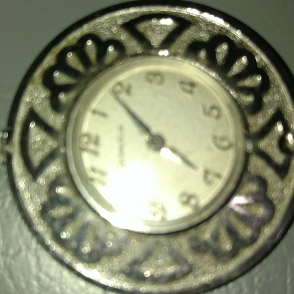 Caravelle pendants necklace windup watch